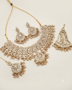 Crystal Beaded Pear Cut Gemstone Studded <b>Necklace</b> With <b>Earrings</b> Mang Tika <b>And</b> Pasa <b>Bridal</b> Jewellery <b>Set</b> For Wedding Manufacturer - Product Image 5