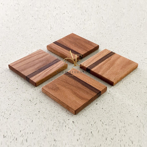 Juego de Posavasos Cuadrados de Madera Hechos a Mano con Diseño de Rayas de Dos Tonos, Posavasos para Bebidas, Artículos de Mesa Decorativos, Artesanía Única - Product Image 1