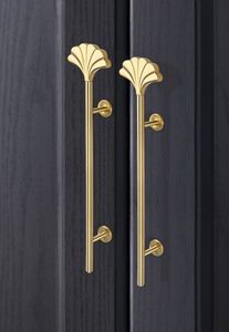 Poignée de porte d'armoire de cuisine de luxe au design moderne en laiton brossé poli - Product Image 5