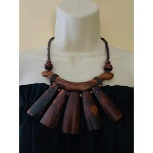 Collier de perles en bois naturel pour femmes de qualité supérieure Artisanat en bambou et en bois de qualité supérieure Bijoux - Product Image 3