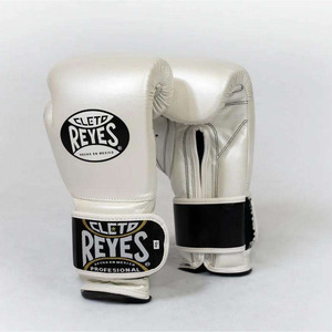 Guantes de Boxeo Cleto Reyes Personalizados en Verde y Dorado, de Cuero, con Cordones, Correa de Muñeca Ajustable, Profesionales, para Entrenamiento de Adultos - Product Image 3