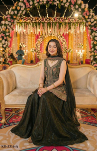 Conjunto de Kurta Sharara de Seda Súper con Bordado y Lentejuelas, Diseñado para Bodas y Eventos Culturales, con un Aspecto Elegante - Product Image 2