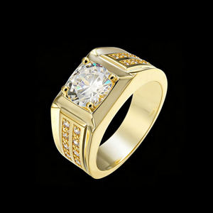 Bague de fiançailles AMBER JEWELS en or jaune plaqué rhodium avec diamant taille brillant, design géométrique, sertissage à griffes et accents pavés, pour homme - Product Image 1