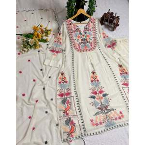 Ensemble de costumes de soirée pour femmes de créateur avec une belle Dupatta - Product Image 1