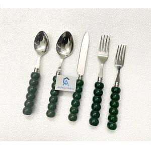 Ensemble de 5 couverts en acier inoxydable argenté avec manche en résine, idéal pour les mariages et les fêtes, vaisselle minimaliste polie miroir - Product Image 2