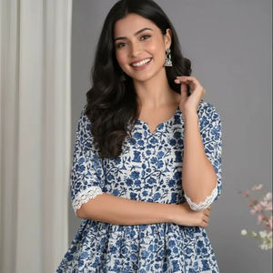 เสื้อผู้หญิงผ้าฝ้ายพิมพ์ลาย แต่งขอบลูกไม้ คอกลม แขนสามส่วน ความยาวปกติ เย็บสำเร็จทั้งตัว สวมใส่สบายๆ - Product Image 1