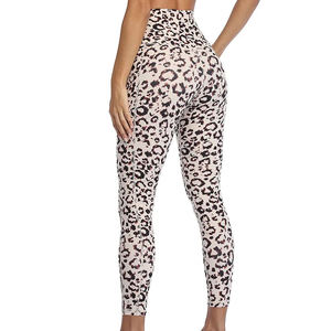 เลกกิ้งโยคะผู้หญิงคุณภาพสูง เนื้อผ้าถักแบบเรียบง่าย ยืดได้ 4 ทิศทาง ระบายอากาศได้ดี ต้านเชื้อแบคทีเรีย ความยาวระดับเข่า มีโลโก้ที่เอว - Product Image 5