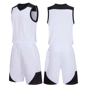 Ensemble de maillots de basket-ball personnalisés pour hommes avec logo frontal personnalisé, 100% polyester respirant et à séchage rapide, vêtements d'entraînement d'équipe - Product Image 1