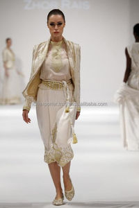 Dernier look unique, haut de style caftan et bas court avec broderie et ceinture avec pompon - Product Image 2