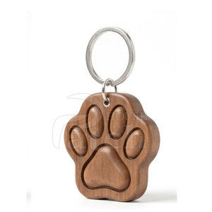 Llavero de madera personalizado, grabado, hecho a mano, para regalos, bolsos, accesorios y uso diario. - Product Image 4