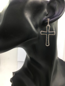 Pendientes colgantes con forma de cruz de diamantes redondos para mujer, 1.80 quilates en total, engaste de púas, para uso diario, plata de ley 925, joyería moderna - Product Image 5