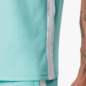 Débardeur pour homme de qualité supérieure, conçu pour un usage quotidien décontracté, avec tissu respirant, coupe flexible et style élégant. - Product Image 5