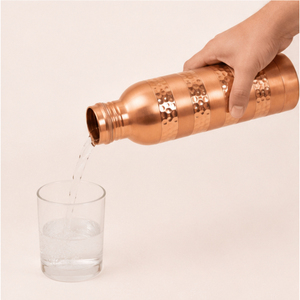 Botella de Agua de Cobre Puro al por Mayor de la India con Acabado Martillado a Rayas, a Prueba de Fugas, para Bebidas Ayurvédicas, Yoga, Gimnasio y Oficina - Product Image 2