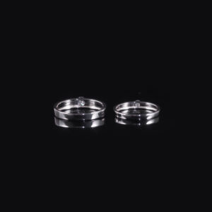 Bague de fiançailles en platine avec diamant rond, sertissage classique à griffes, bijoux fins unisexes - Product Image 2