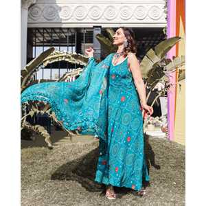 Ensemble Salwar Kameez Aasmani Blue Bandhej taille XS, costume de mariage - Product Image 2