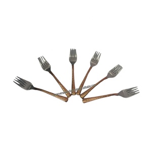 Ensemble de fourchettes en cuivre et en acier de haute qualité avec design martelé pour les mariages de cuisine en gros pour restaurant hôtel usage domestique - Product Image 6