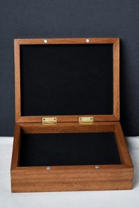 Boîte de présentation de bijoux en bois classique artisanale de luxe avec couvercle en verre, étui de rangement durable pour bijoux - Product Image 5