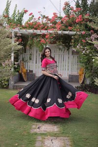 Lehenga Choli Romano Puro de Alta Calidad con Hermoso Diseño de Encaje Gota Patti, Traje Indio Perfecto para Eventos Culturales como Navratri - Product Image 5