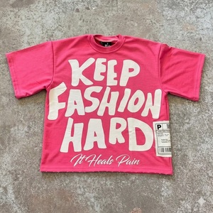 Camiseta de Algodón Rosa Intenso Keep Fashion para Hombre, Estilo Urbano, con Gráficos, Cuello Redondo, Manga Corta, Corte Regular - Product Image 1