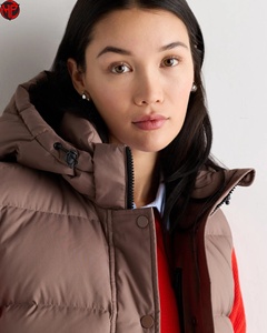 Women's Hooded Puffer Vest Sleeveless Down Alternative Winter <b>Waistcoat</b> Zipper Outerwear Custom Logo Women's Padded Vest - Product Image 5