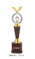 Trofeo de metal moderno, diseñado para el reconocimiento, adecuado para escuelas, oficinas y torneos deportivos en todo el mundo.