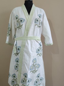 Albornoz 100% Algodón Hecho a Mano con Estampado Floral Azul de Jaipur, Estilo Kimono para Spa, Hotel y Resort, Tipo Waffle, Venta al por Mayor, OEM, Ecológico, Hecho en Jaipur - Product Image 2
