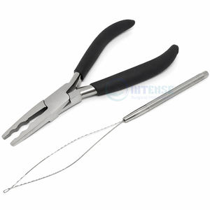 Pinzas de 6 pulgadas de acero inoxidable ligeras para extensiones de cabello, con mango negro clásico y aguja de tracción para un uso rápido y sencillo en salones de belleza. - Product Image 5