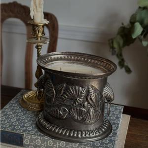 เทียนหอมจากขี้ผึ้งถั่วเหลืองในโถแก้วตกแต่งด้วยทองเหลืองและอะลูมิเนียม สำหรับโรงแรม บ้าน และโต๊ะอาหาร - Product Image 2