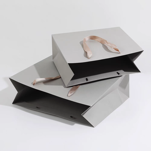 Conception de logo personnalisé, emballage de sacs en papier de luxe, sac cadeau, sac en papier pour les achats avec poignée en ruban pour entreprises - Product Image 5