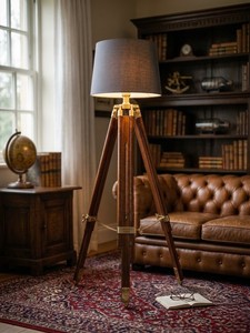 Lámpara de Pie Industrial de Madera con Trípode, Certificación Europea SAA, Pantalla de Tela Gris, Altura Ajustable, Base E27, Luz Blanca Cálida de 2700K - Product Image 3
