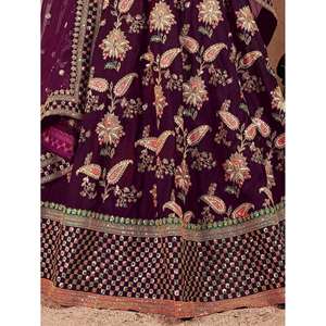 Lehenga choli brodé de créateur de vêtements de mariée de couleur pourpre séduisante - Product Image 2