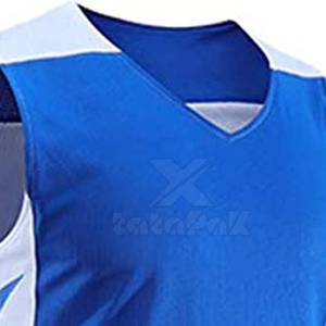 Uniformes de basket-ball sublimés réversibles en polyester respirant, séchage rapide, tissu durable, adaptés aux compétitions scolaires et universitaires - Product Image 5