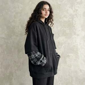 Sweat-shirt à capuche oversize pour femme, noir, manches à carreaux, en coton tricoté respirant, hiver, avec poche avant, fabricant OEM ODM - Product Image 4