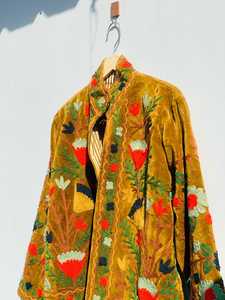 Chaqueta de Terciopelo Suzani Hecha a Mano, Estilo Étnico Bohemio, Bordada, para Festivales, Chaqueta Corta Bordada Estilo Boho - Product Image 5