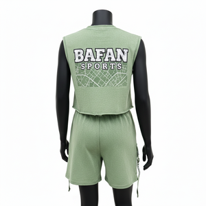 ชุดเสื้อยืดแขนกุดและกางเกงขาสั้นผู้หญิง ผ้าฝ้าย 100% พรีเมียม ผสมผสานผ้าฝ้ายอย่างดี สีเขียวมะกอก พิมพ์ลายโลโก้ - Product Image 2