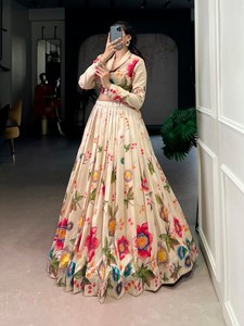 ชุดเลเฮนกาผ้าไหมพิมพ์ลายดอกไม้สไตล์ดีไซเนอร์ สำหรับงานปาร์ตี้ ความยาวระดับข้อเท้า เหมาะสำหรับงานแต่งงาน - Product Image 5