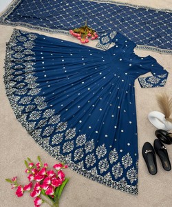 Robe de soirée tendance en georgette brodée avec dupatta, collection de tenues de mariage traditionnelles pour femmes AG256 bleu marine - Product Image 4