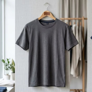 T-Shirt Unisex Premium in Cotone 100% Pesante, Alta Qualità, Oversize, Personalizzabile con Logo Ricamato o Stampato - Product Image 1