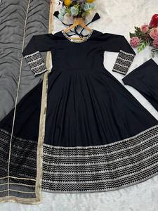 Vestido indio de punto de poliéster y rayón con bordado de lentejuelas, traje de manga larga con pantalón y dupatta. - Product Image 6