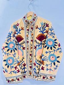 Veste brodée artisanale indienne, veste pour femme, veste unisexe personnalisable, veste d'hiver matelassée, veste en coton brodée à la main, broderie Suzani - Product Image 5