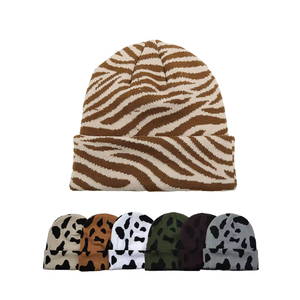 Bonnet tricoté de haute qualité, best-seller, avec revers plié et logo personnalisé, couleur unie - Product Image 2