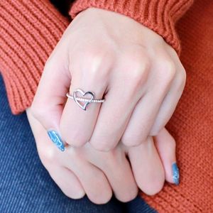 Anello in Acciaio Inossidabile Lucidato DA164 con Zirconi Cubici Trasparenti di Grado AAA - Product Image 5