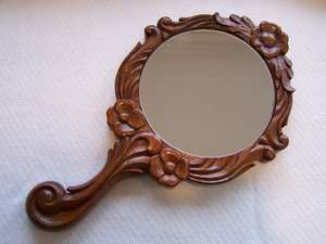 Espejo de mano artesanal de madera con marco decorativo, espejo cosmético portátil para tocador, dormitorio o mesa. - Product Image 5