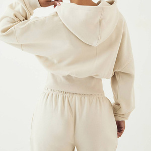 Ensemble de sweats à capuche zippés courts en polaire premium pour femmes et pantalons de survêtement à jambes larges, broderie de logo personnalisée, vente en gros, fournisseur OEM de streetwear - Product Image 4