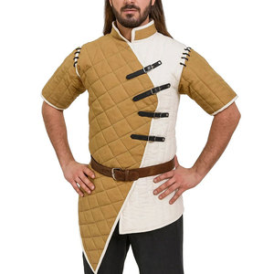 Chaqueta Gambeson Medieval Acolchada de Algodón Bicolor Camel y Blanco con Correas de Cuero y Hebillas, Estilo Vikingo - Product Image 1