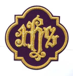 Écusson de luxe brodé à la main en fil d'or avec finition écologique résistante à l'eau en velours pour vêtements de cérémonie - Product Image 4