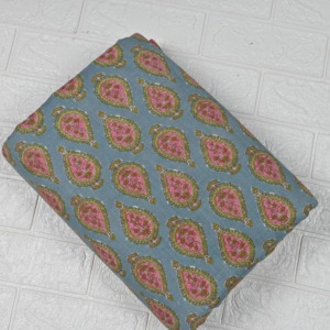 Tela de Algodón Kalamkari Orgánica y Ecológica con Estampado Floral Azul Cielo y Rosa de Jaipur, Textil Étnico Hecho a Mano para Ropa de Mujer - Product Image 1