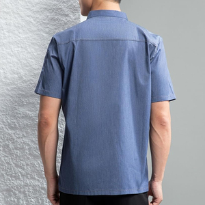 เสื้อเชฟสั่งทำพิเศษสำหรับโรงแรมร้านอาหาร เสื้อเชฟคุณภาพสูงผ้าโพลีเอสเตอร์ผสมคอตตอนสำหรับผู้ชาย เสื้อโค้ทเชฟสไตล์ใหม่ในจำนวนสั่งซื้อขั้นต่ำน้อย - Product Image 2
