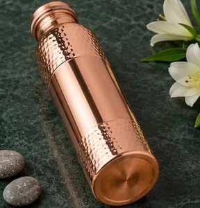 ขวดน้ำทองแดงแบบพกพา ดีไซน์เรียบง่าย ฝาปิดพร้อมใช้งาน - Product Image 5