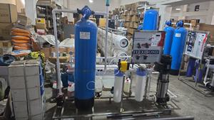 Sistema de Purificación de Agua Industrial de 1000 l/h, Planta de Filtración por Ósmosis Inversa, Sistema de Tratamiento de Agua por Ósmosis Inversa Grande con UV - Product Image 4